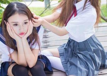 爱蜜社 – 看！张思允女仆写真集更新了，不过怎么感觉有点小羞涩？