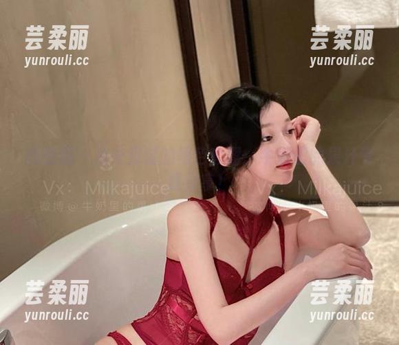 微密圈 - 从未见过的黑色套图：牛奶里的果汁专属分享！