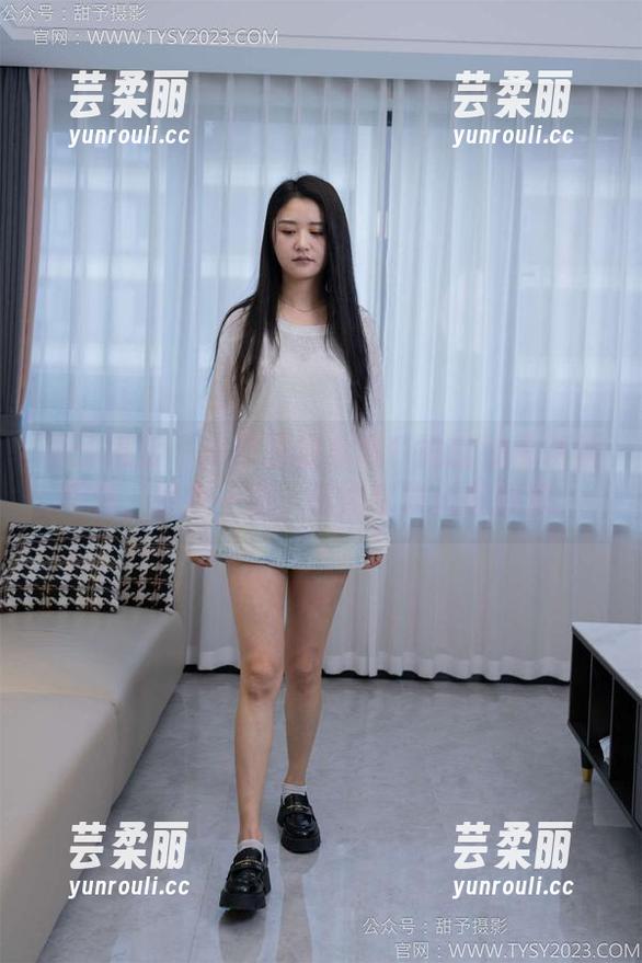 甜予摄影 - 小野原创全集！她的油量灰丝写真，轻轻一撩，就能引发无数遐想。