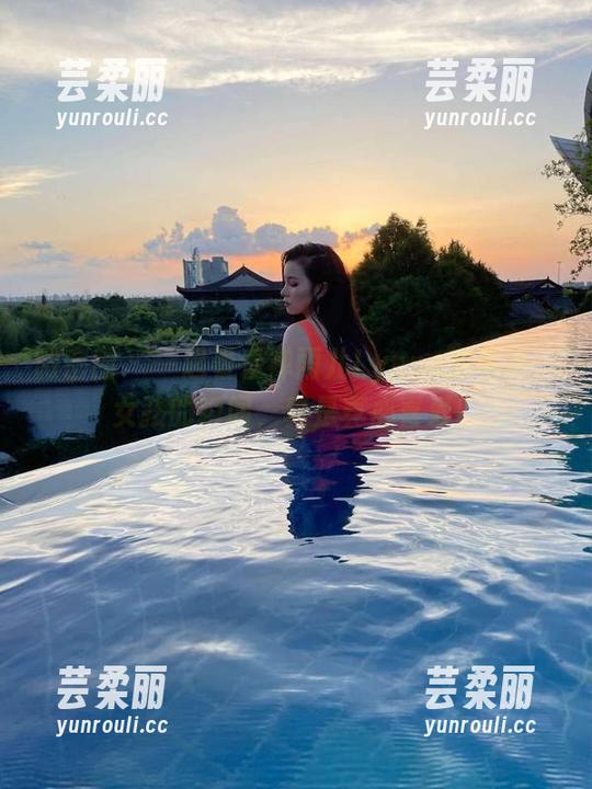 微密圈 - 一起看看禅雨儿Lynne的写真：女孩的瞬间，真是真心喜爱！