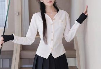 秀人网 – 难以抵挡的Milk大萌校服魅力，福利图包一键收藏！