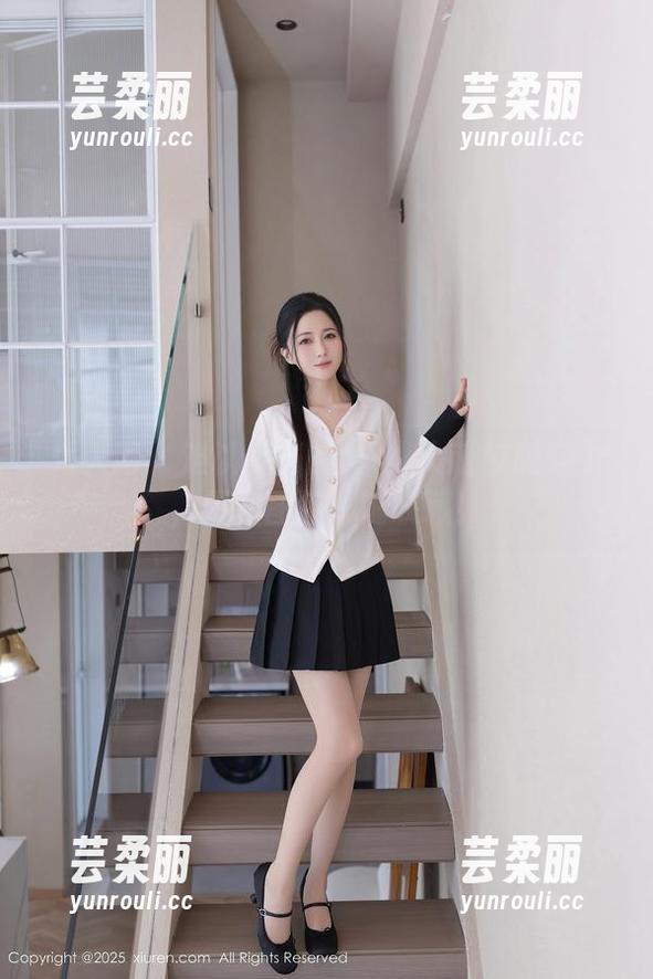 秀人网 - 难以抵挡的Milk大萌校服魅力，福利图包一键收藏！