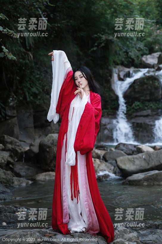 秀人网 - laura阿姣在泰国的随心之旅：那本高清写真集里藏着的心情…