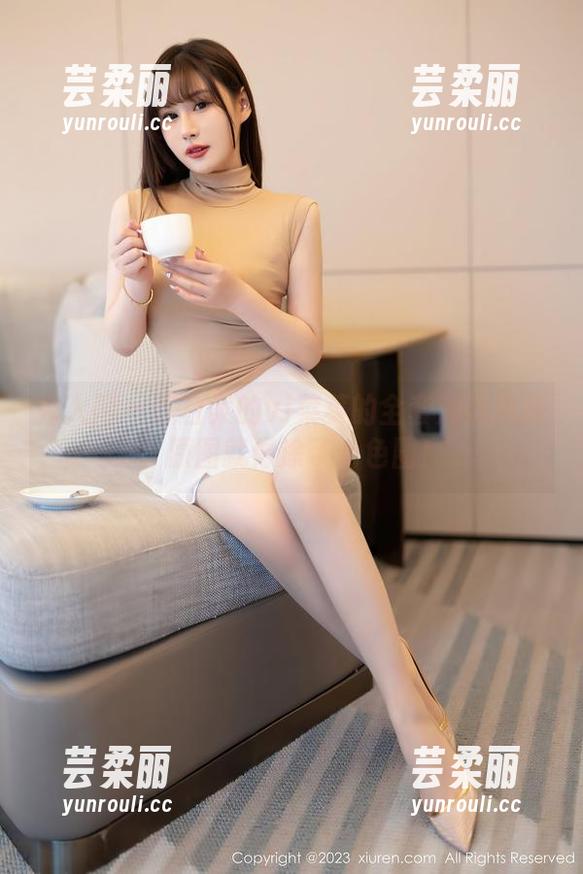 秀人网 - 吃白菜的vi菜菜的全套油亮风格，原图就像涂了七色圈！