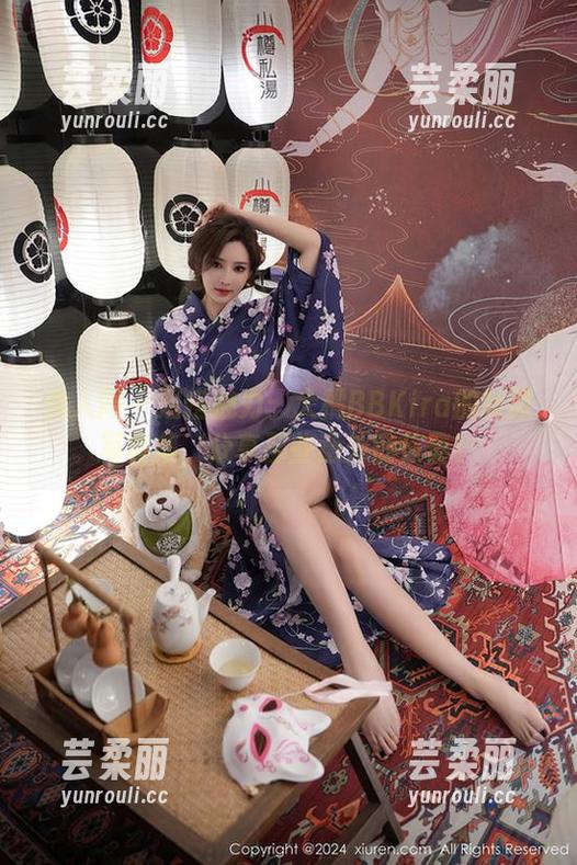 秀人网 - 混搭魅力：大橘BBKira的制服写真集，分享那些意外的惊喜！