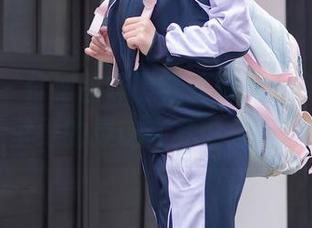 秀人网 – 仔细品味曼苏拉娜的女友写真，壁纸的灵魂在其中徘徊。