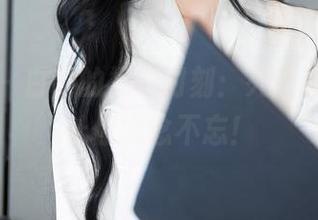 秀人网 – 白甜的福利时刻：死库水图集，让你念念不忘！