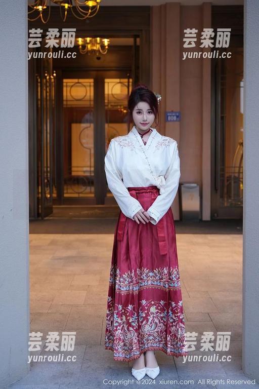秀人网 - 草莓zz女仆的原图福利：眼睛要保住，快别眨！