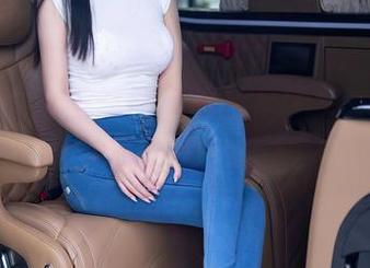 秀人网 – 女王邹晶晶的私房图集，谁能忍住不多看几眼？