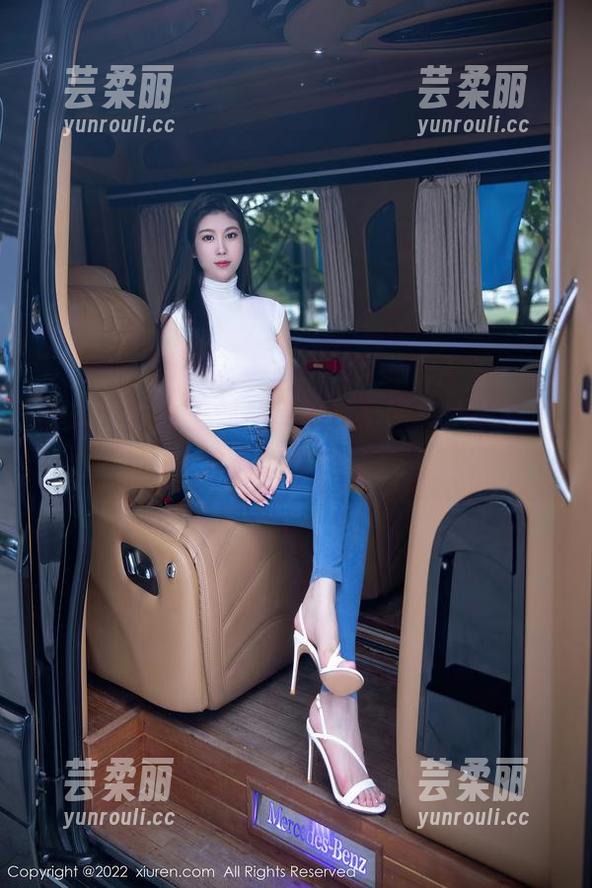 秀人网 - 女王邹晶晶的私房图集，谁能忍住不多看几眼？
