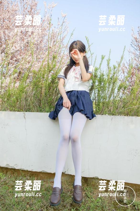 稚乖画册 - 在线享受赤西夜夜的初音少女，原图美到想泪奔！