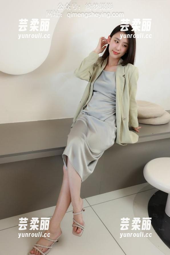 绮梦摄影 - 潜伏在职场的子涵：办公室写真合集，不容错过！