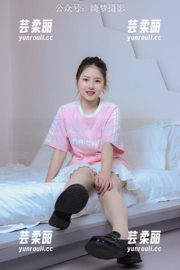 绮梦摄影 - 你没见过的楠楠JK：从高清照片里透出来的那种撩拨感！
