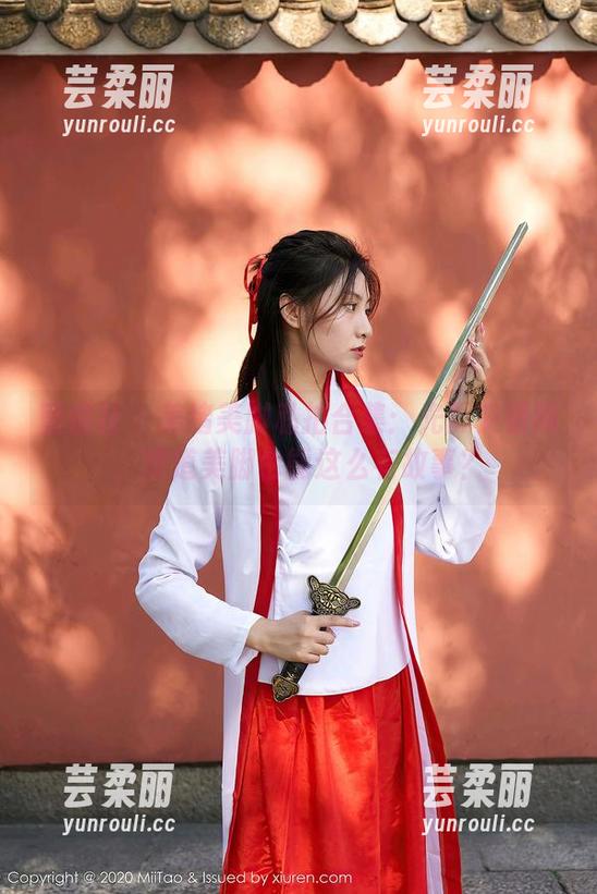 蜜桃社 - 美绪美脚私拍合集：光影交错间，难道美脚也能这么有故事？