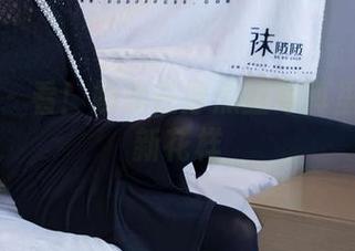 袜啵啵 – 看！奶油在厚黑丝写真里玩出了新花样