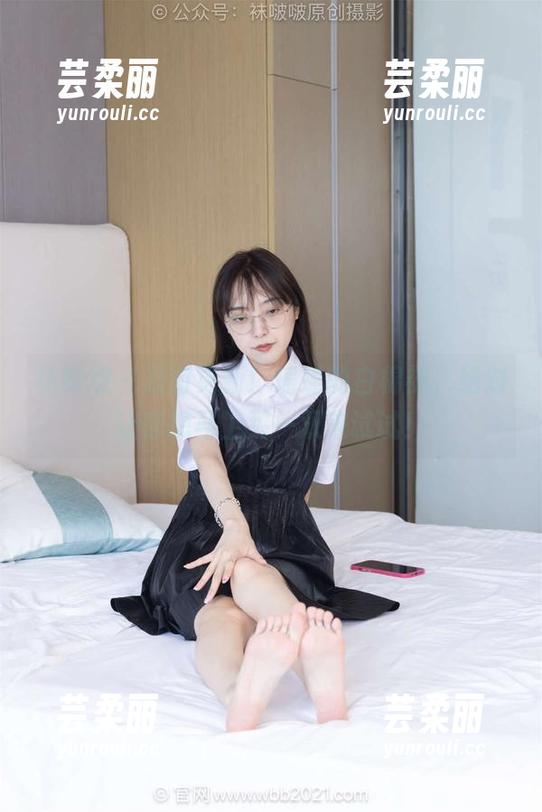 袜啵啵 - 及时更新！瑶瑶的白棉袜，绝对让你想马上买一双来试试！