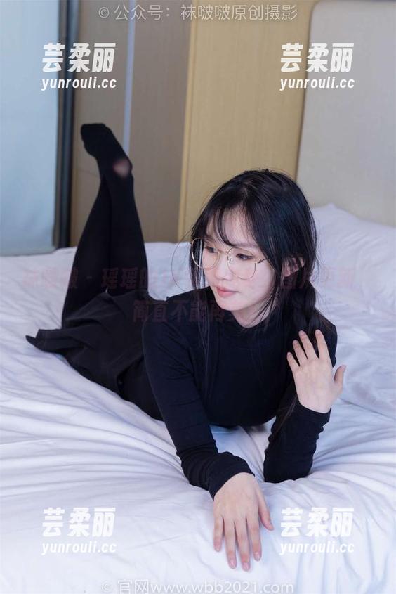袜啵啵 - 瑶瑶的JK制服变身，图片更新，简直不能再美！