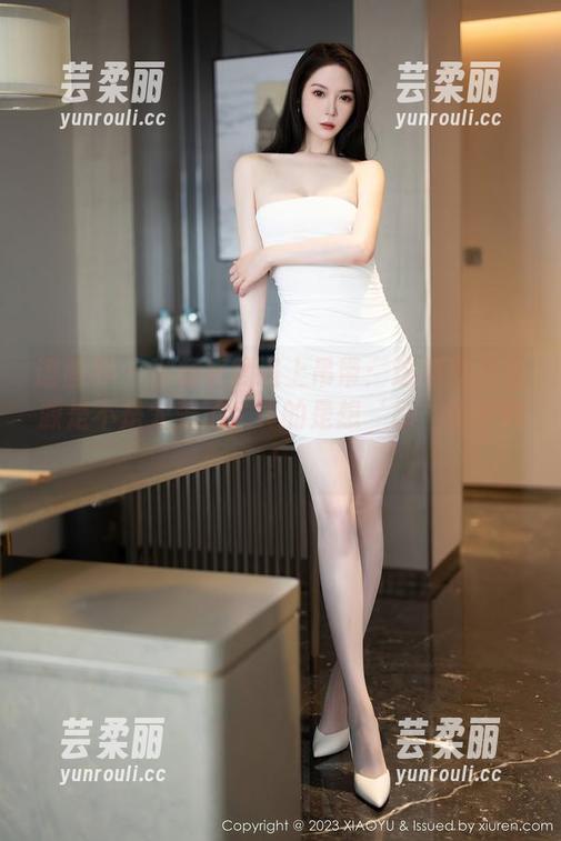 语画界 - 当杨紫嫣遇上吊带：这组图片资源是不是太美了，真的是想‘吊’着不放！