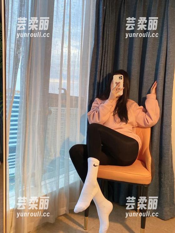 微密圈 - 软妹小九九的丝足艺术精选：每一张都能让你瞬间忘却烦恼，哈哈。
