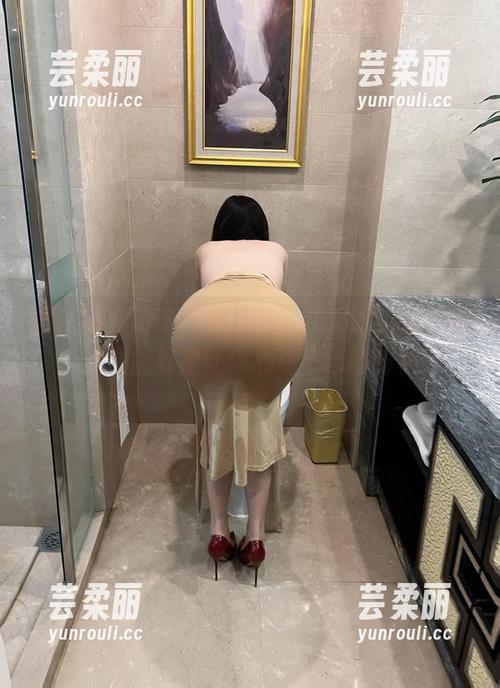 微密圈 - 哈哈，迷人的五姨太职业装合集！免费版就是让你心动不已的那种！