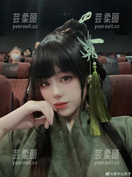 阿九从不咕咕的小恶魔图集更新，今天又是调皮的一天，用眼睛吃糖果！