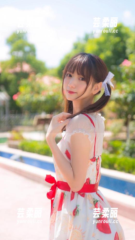 哇！陆卿卿kyokyo的美足免费写真，快来围观这双小仙足！