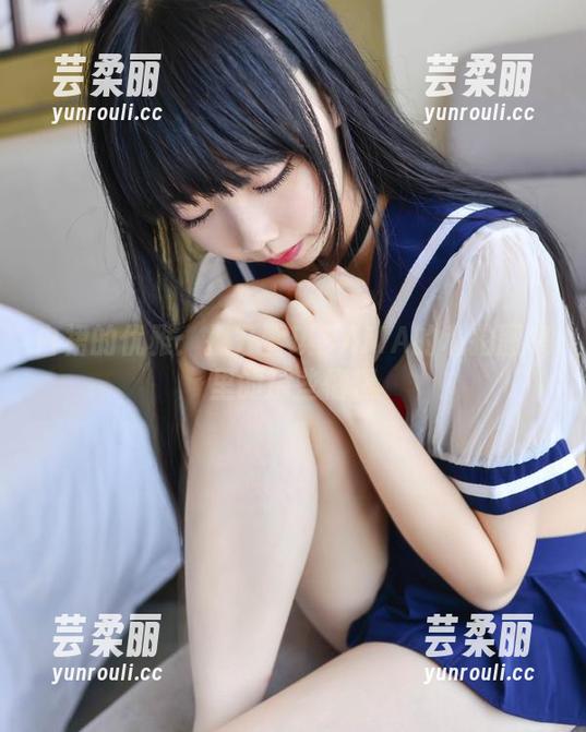 白裙的优雅：揭开雪琪SAMA的私拍图集里的那些情愫