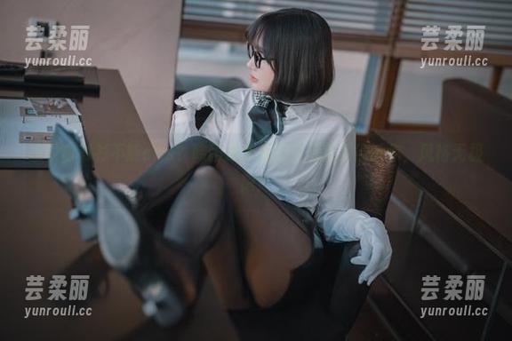 谁说白衬衫不能cos？韩国孙乐乐的资源直播告诉你，风格无极限！