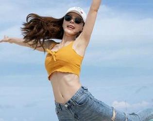 魅妍社 – 图包来了！一起看看陈嘉嘉Tiffany是怎样和妹妹们搞怪的！