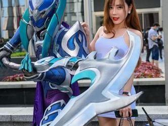魔镜街拍 – 婷婷最新图集：在寒风中绽放的肉丝美人，圣诞节可能会被这颠覆！