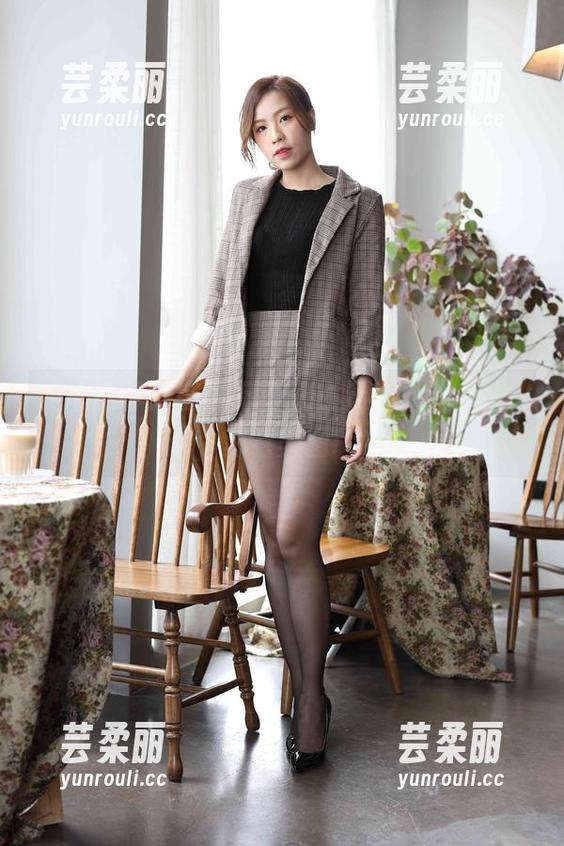 走心推荐：魔镜街拍里的紧身裤女神们，必看美图!