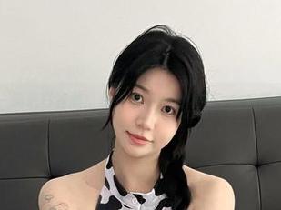 微密圈 – 精选写真集：鱼神鱼的红色内衣，快来感受一下！